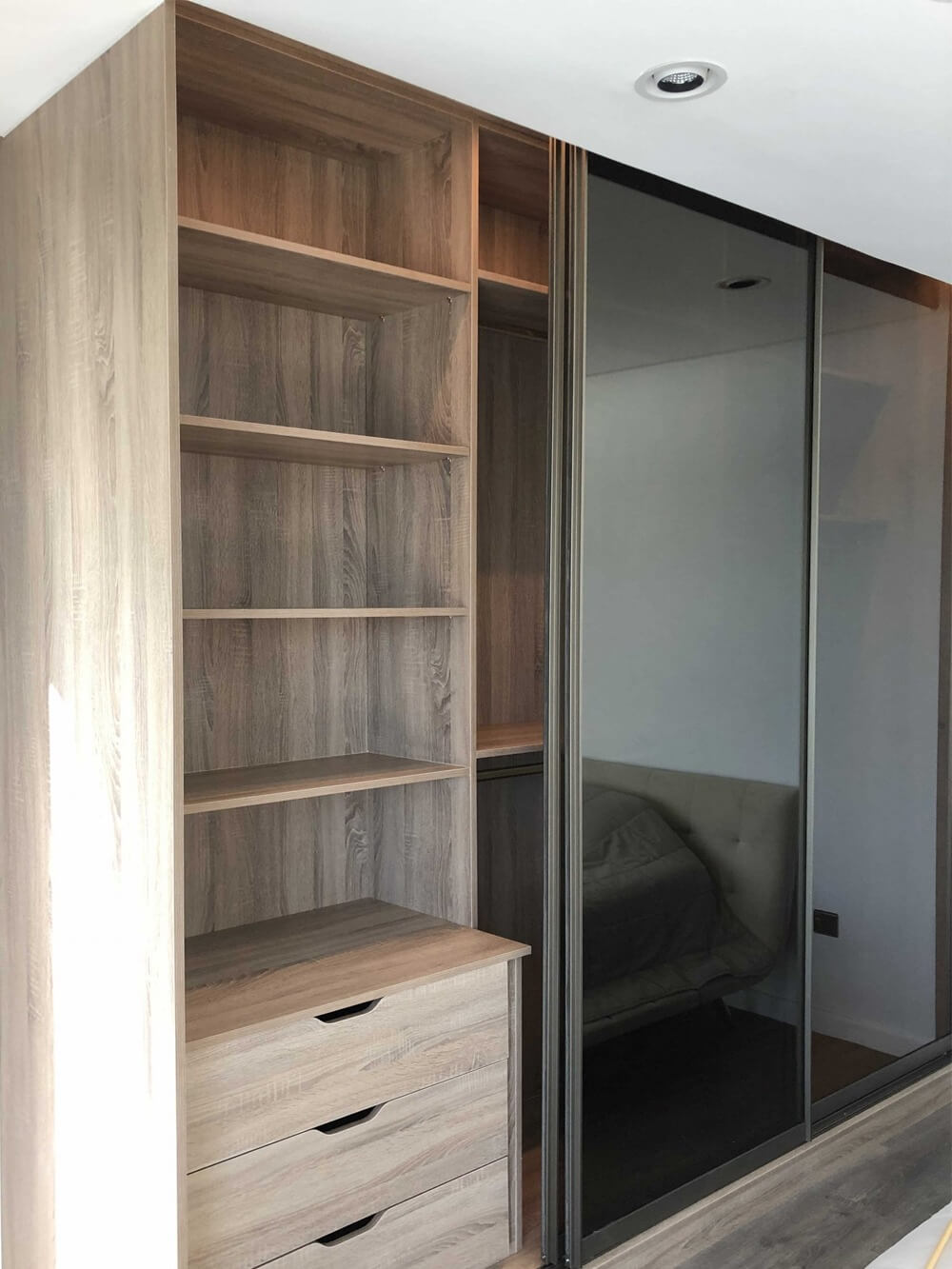SLIDING DOORS Closets Unlimited, Dubai